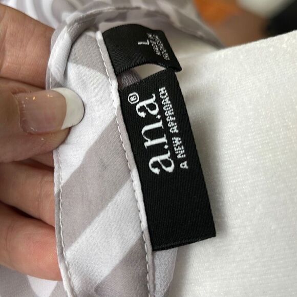 Ana blouse, grey and white chevron, 100% polyester, sleeves roll up and button o - Picture 4 of 5